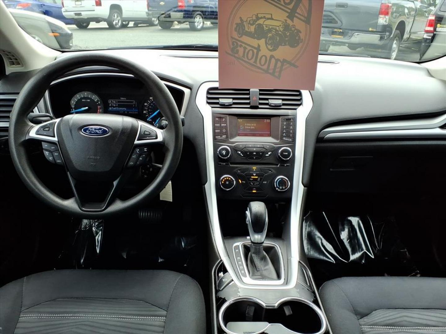 2016 Black Ford Fusion SE (3FA6P0H70GR) with an 2.5L 4 Cylinder Sequential-Port F.I. engine, 4CYL transmission, located at 50 Eastern Blvd., Essex, MD, 21221, (410) 686-3444, 39.304367, -76.484947 - Photo#14