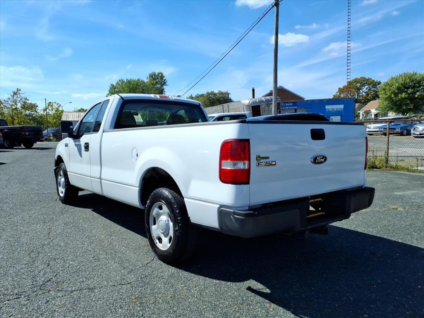 2007 Oxford White Clearcoat Ford F-150 XL (1FTPF12V27N) with an 5.4L Triton 5.4L Flex Fuel V8 300hp 365ft. lbs. Fuel Injected engine, 4-Speed Automatic transmission, located at 50 Eastern Blvd., Essex, MD, 21221, (410) 686-3444, 39.304367, -76.484947 - Photo#2
