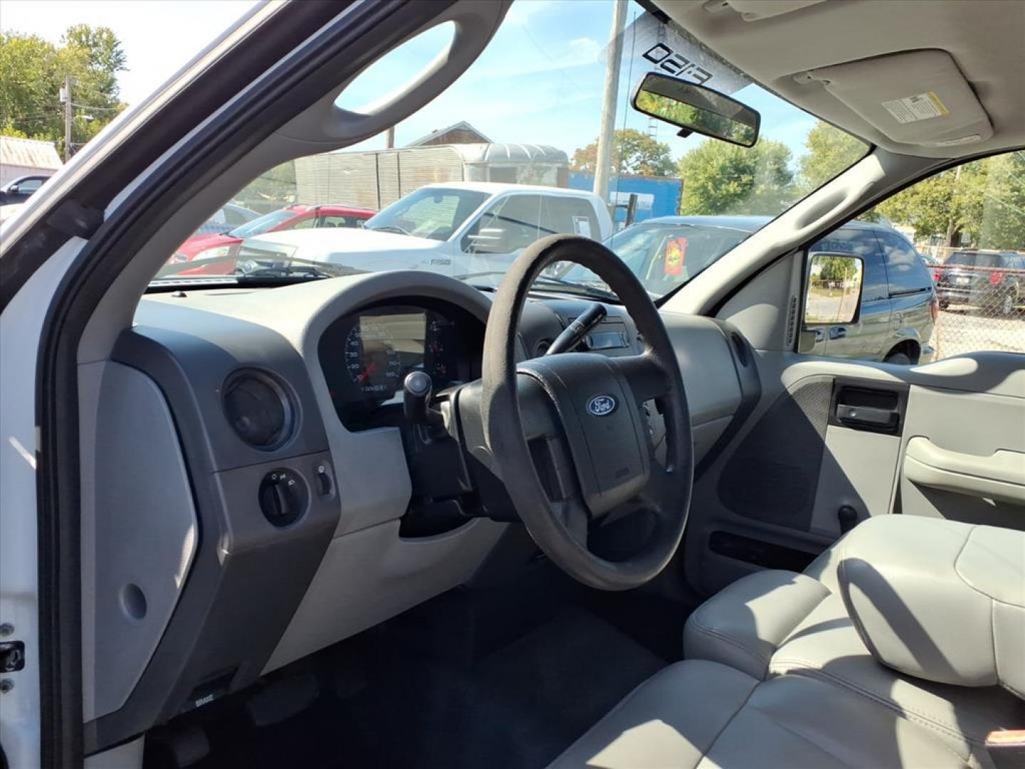 2007 Oxford White Clearcoat Ford F-150 XL (1FTPF12V27N) with an 5.4L Triton 5.4L Flex Fuel V8 300hp 365ft. lbs. Fuel Injected engine, 4-Speed Automatic transmission, located at 50 Eastern Blvd., Essex, MD, 21221, (410) 686-3444, 39.304367, -76.484947 - Photo#9