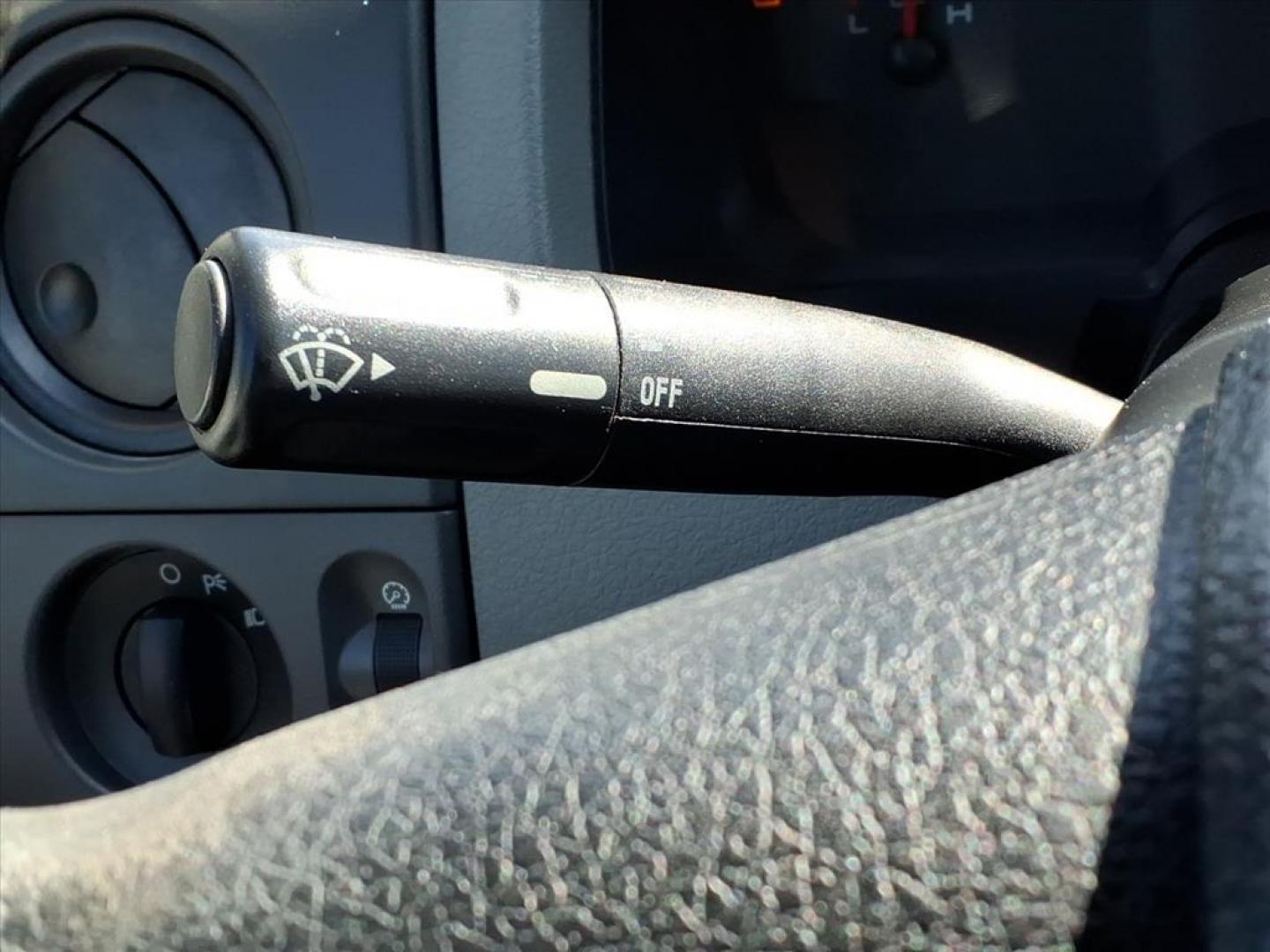 2007 Oxford White Clearcoat Ford F-150 XL (1FTPF12V27N) with an 5.4L Triton 5.4L Flex Fuel V8 300hp 365ft. lbs. Fuel Injected engine, 4-Speed Automatic transmission, located at 50 Eastern Blvd., Essex, MD, 21221, (410) 686-3444, 39.304367, -76.484947 - Photo#19