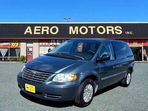 2005 Chrysler Town and Country 