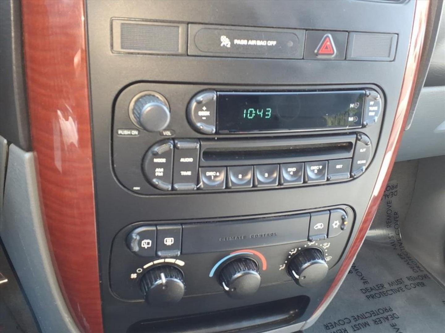 2005 Butane Blue Pearlcoat Chrysler Town and Country Base (1C4GP45R05B) with an 3.3L 3L NA V6 overhead valves (OHV) 12V Fuel Injected engine, 4-Speed Automatic transmission, located at 50 Eastern Blvd., Essex, MD, 21221, (410) 686-3444, 39.304367, -76.484947 - Photo#17