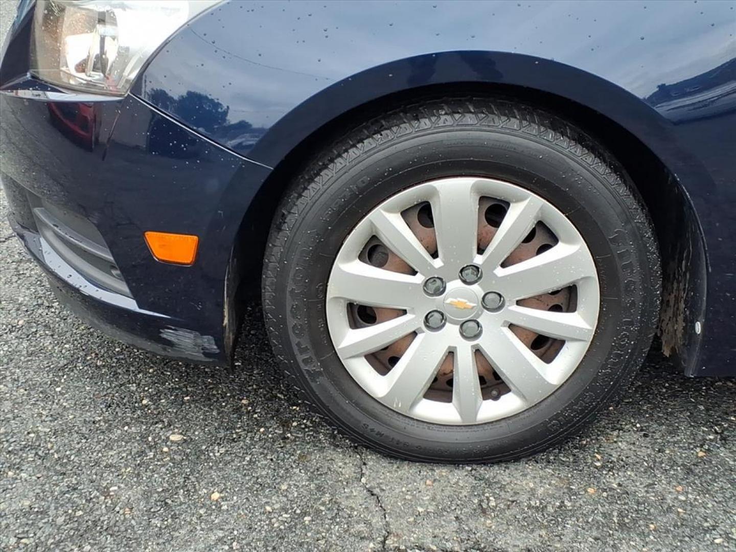 2011 Imperial Blue Metallic Chevrolet Cruze LS (1G1PC5SH3B7) with an 1.8L Ecotec 1.8L I4 136hp 123ft. lbs. Sequential-Port F.I. engine, 6-Speed Shiftable Automatic transmission, located at 50 Eastern Blvd., Essex, MD, 21221, (410) 686-3444, 39.304367, -76.484947 - Photo#8