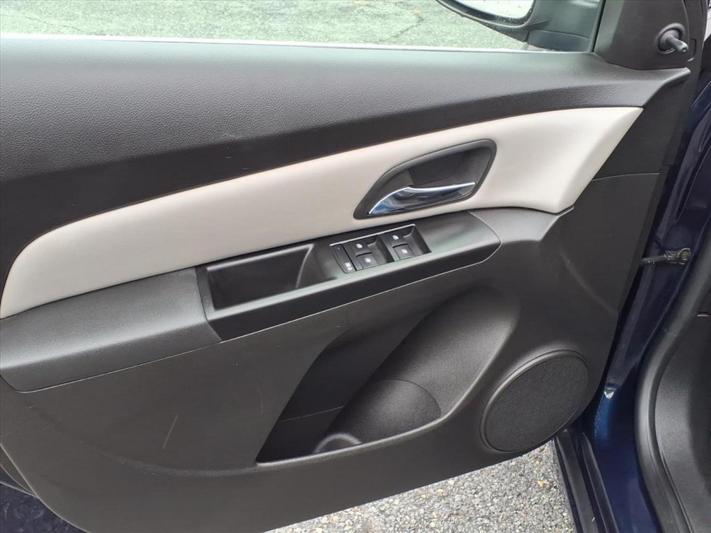 2011 Imperial Blue Metallic Chevrolet Cruze LS (1G1PC5SH3B7) with an 1.8L Ecotec 1.8L I4 136hp 123ft. lbs. Sequential-Port F.I. engine, 6-Speed Shiftable Automatic transmission, located at 50 Eastern Blvd., Essex, MD, 21221, (410) 686-3444, 39.304367, -76.484947 - Photo#9