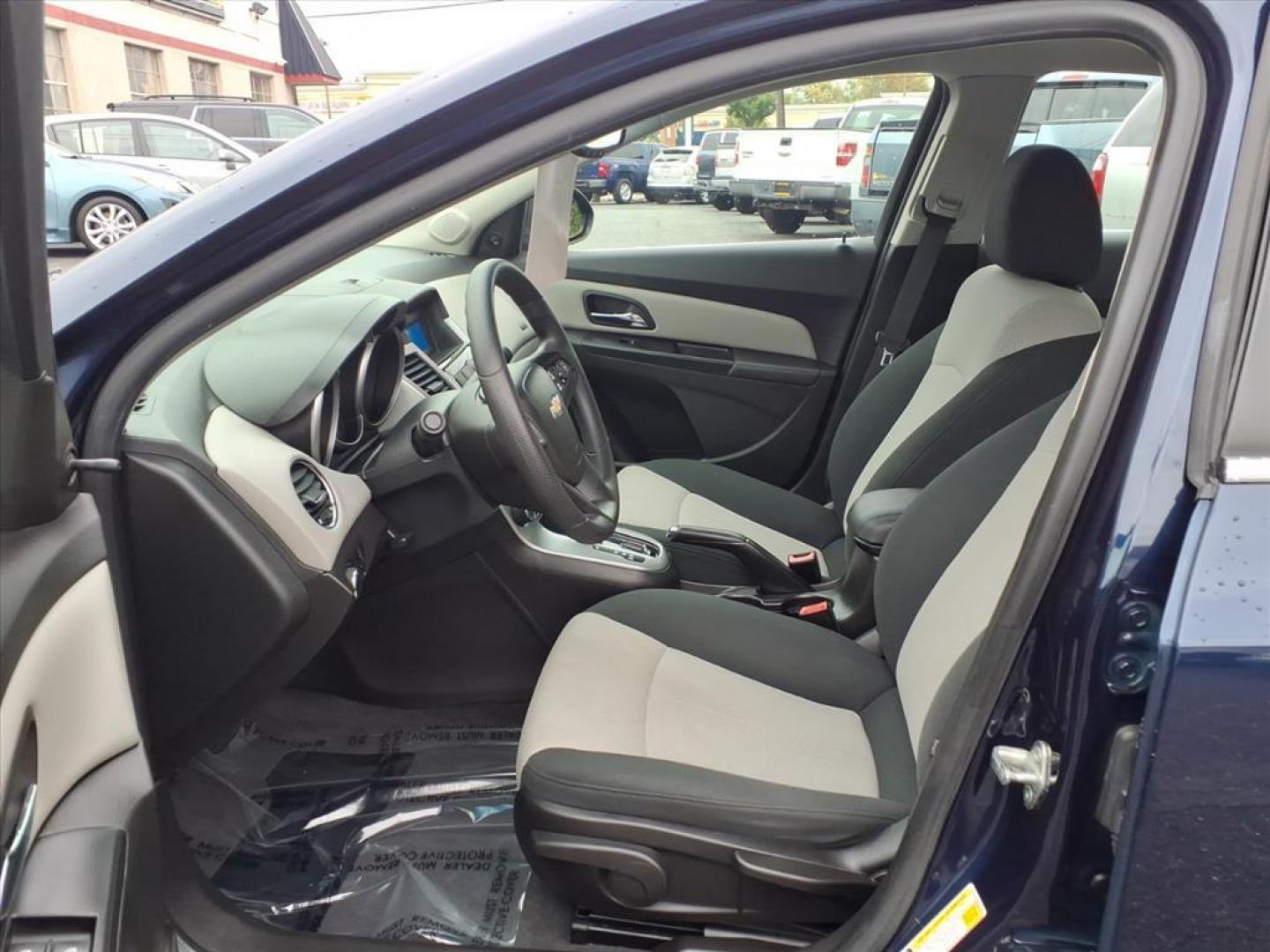 2011 Imperial Blue Metallic Chevrolet Cruze LS (1G1PC5SH3B7) with an 1.8L Ecotec 1.8L I4 136hp 123ft. lbs. Sequential-Port F.I. engine, 6-Speed Shiftable Automatic transmission, located at 50 Eastern Blvd., Essex, MD, 21221, (410) 686-3444, 39.304367, -76.484947 - Photo#11