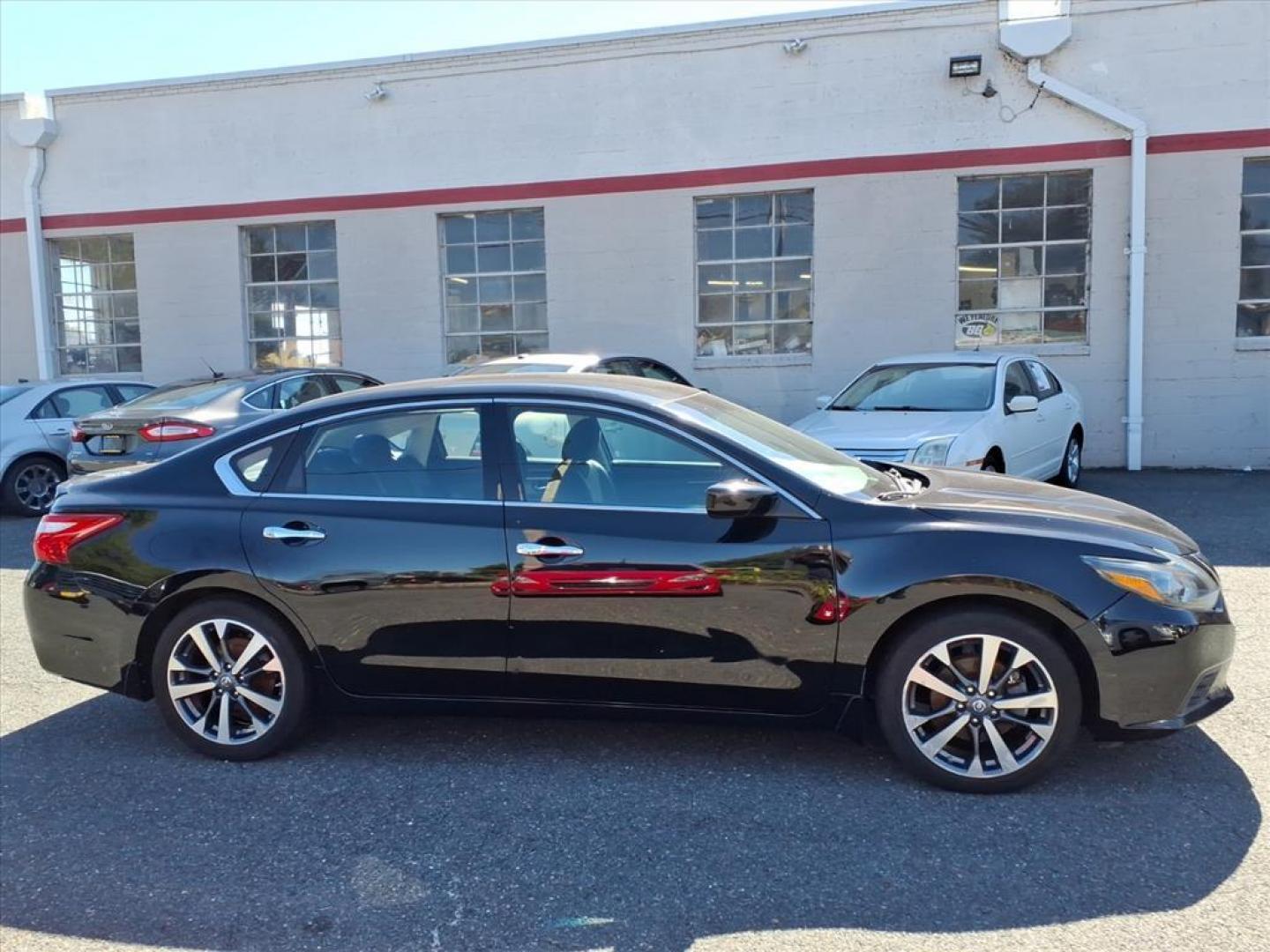 2016 Super Black Nissan Altima 2.5 SR (1N4AL3AP4GC) with an 2.5L 2.5L I4 182hp 180ft. lbs. Sequential-Port F.I. engine, CVT transmission, located at 50 Eastern Blvd., Essex, MD, 21221, (410) 686-3444, 39.304367, -76.484947 - Photo#5