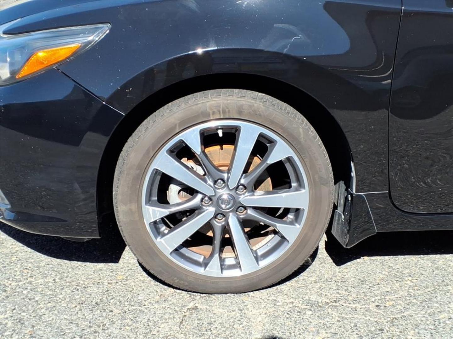 2016 Super Black Nissan Altima 2.5 SR (1N4AL3AP4GC) with an 2.5L 2.5L I4 182hp 180ft. lbs. Sequential-Port F.I. engine, CVT transmission, located at 50 Eastern Blvd., Essex, MD, 21221, (410) 686-3444, 39.304367, -76.484947 - Photo#8