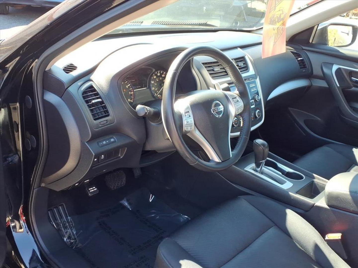 2016 Super Black Nissan Altima 2.5 SR (1N4AL3AP4GC) with an 2.5L 2.5L I4 182hp 180ft. lbs. Sequential-Port F.I. engine, CVT transmission, located at 50 Eastern Blvd., Essex, MD, 21221, (410) 686-3444, 39.304367, -76.484947 - Photo#10