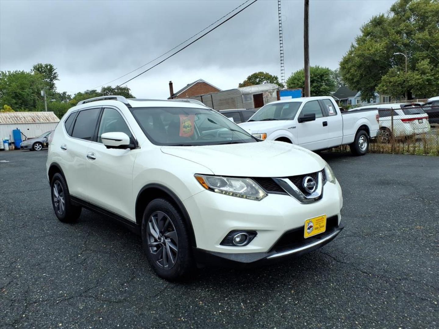 2016 Pearl White Nissan Rogue SL (5N1AT2MV7GC) with an 2.5L 2.5L I4 170hp 175ft. lbs. Sequential-Port F.I. engine, CVT transmission, located at 50 Eastern Blvd., Essex, MD, 21221, (410) 686-3444, 39.304367, -76.484947 - Photo#7