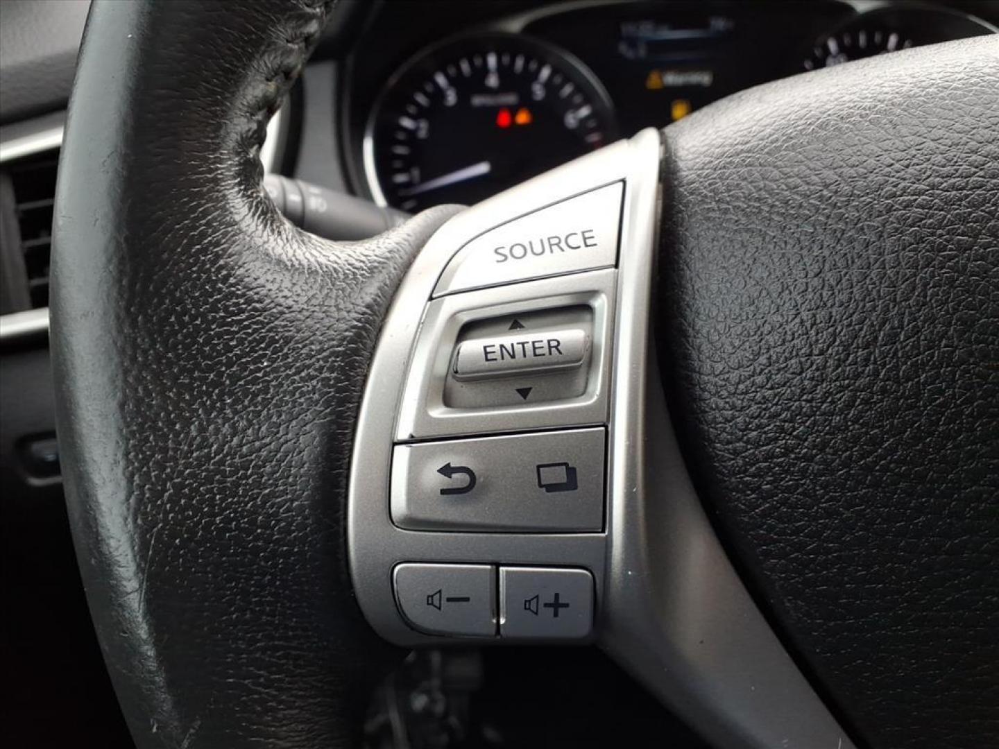 2016 Pearl White Nissan Rogue SL (5N1AT2MV7GC) with an 2.5L 2.5L I4 170hp 175ft. lbs. Sequential-Port F.I. engine, CVT transmission, located at 50 Eastern Blvd., Essex, MD, 21221, (410) 686-3444, 39.304367, -76.484947 - Photo#22