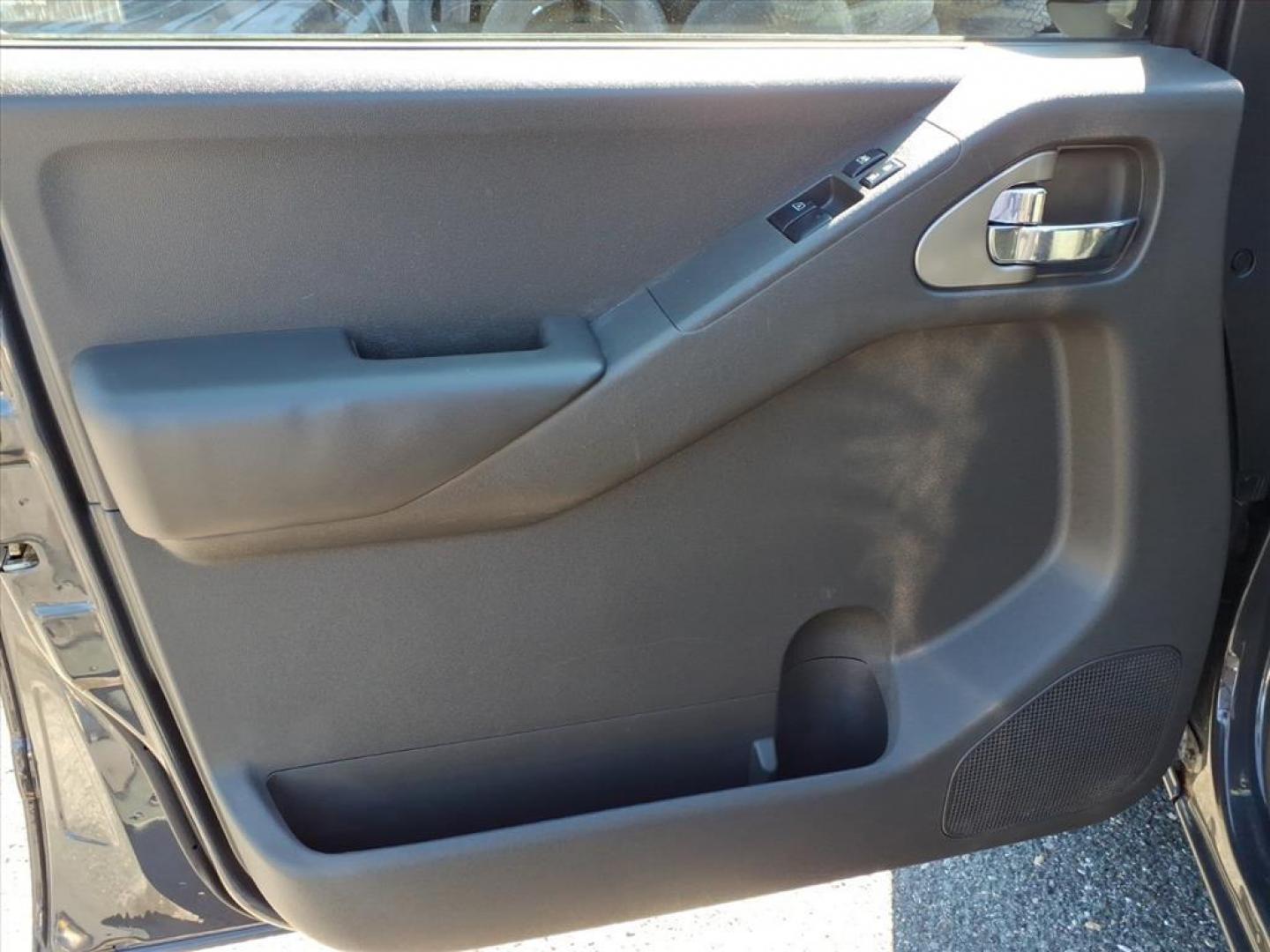 2012 Night Armor Nissan Frontier SV V6 (1N6AD0CW9CC) with an 4.0L 4.0L V6 261hp 281ft. lbs. Fuel Injected engine, 5-Speed Automatic transmission, located at 50 Eastern Blvd., Essex, MD, 21221, (410) 686-3444, 39.304367, -76.484947 - Photo#9