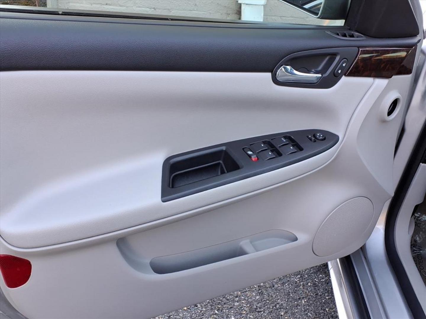 2014 Silver Ice Metallic Chevrolet Impala Limited LTZ Fleet (2G1WC5E3XE1) with an 3.6L 3.6L Flex Fuel V6 300hp 262ft. lbs. Fuel Injected engine, 6-Speed Shiftable Automatic w/Overdrive transmission, located at 50 Eastern Blvd., Essex, MD, 21221, (410) 686-3444, 39.304367, -76.484947 - Photo#9