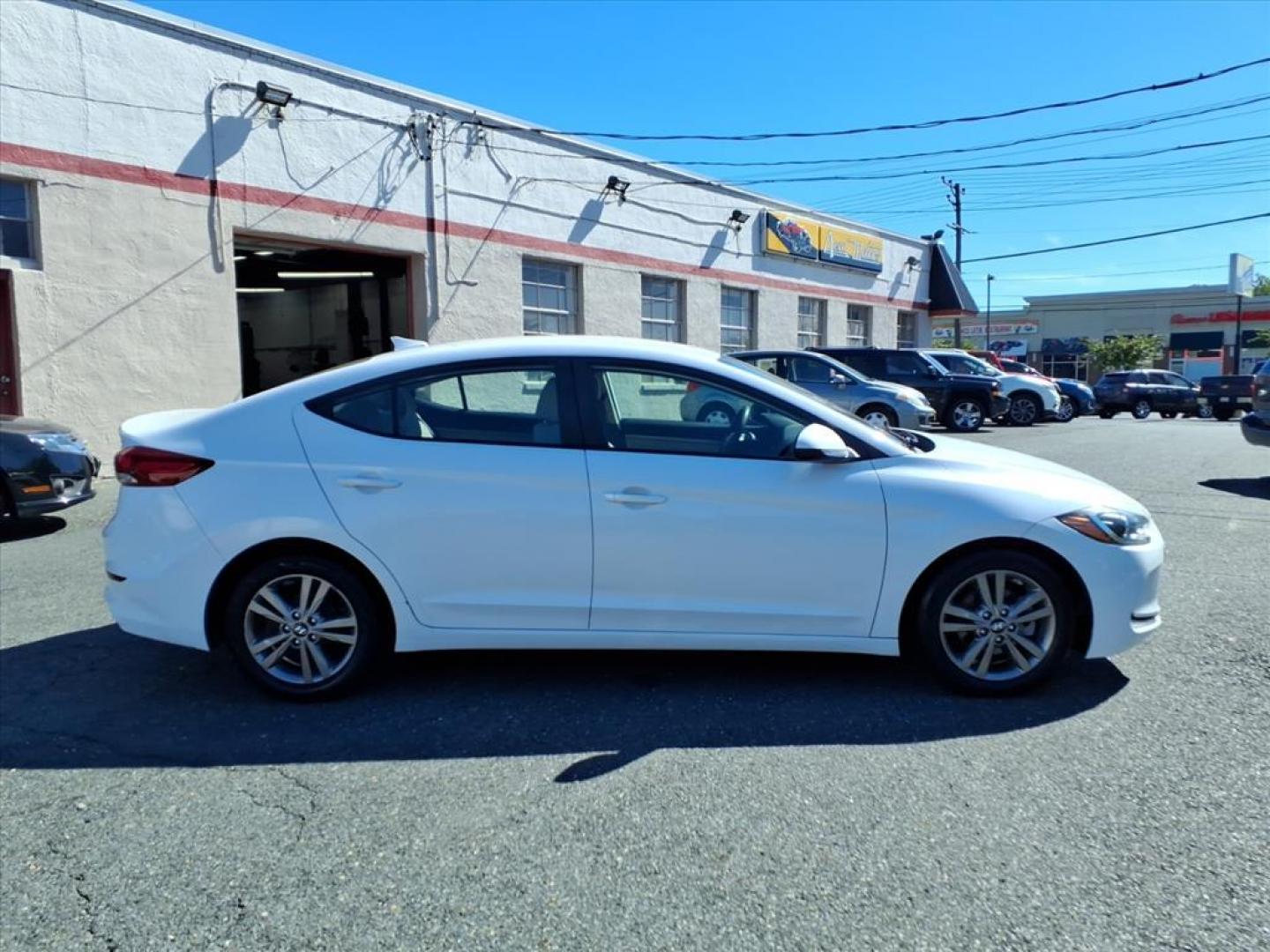 2017 Quartz White Pearl Hyundai ELANTRA Value Edition (5NPD84LF0HH) with an 2.0L Nu 2.0L I4 147hp 132ft. lbs. Sequential-Port F.I. engine, 6-Speed Shiftable Automatic transmission, located at 50 Eastern Blvd., Essex, MD, 21221, (410) 686-3444, 39.304367, -76.484947 - Photo#5
