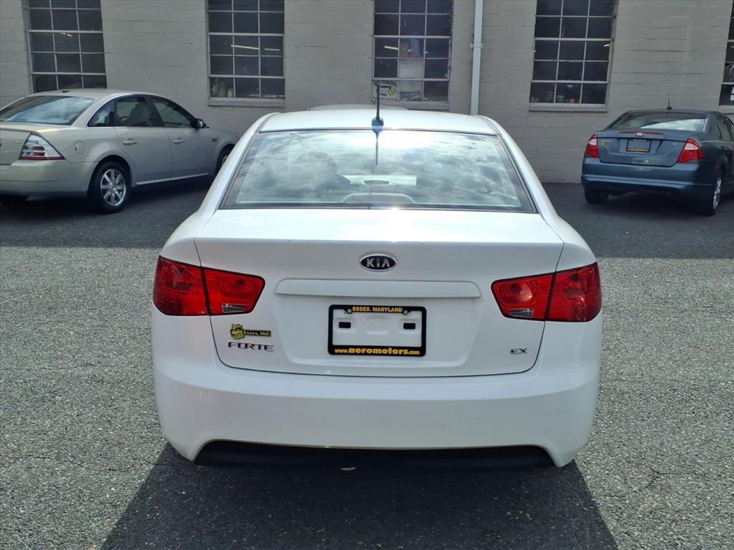 2013 Snow White Pearl Kia Forte EX (KNAFU4A29D5) with an 2.0L 2.0L I4 156hp 144ft. lbs. Sequential-Port F.I. engine, 6-Speed Shiftable Automatic transmission, located at 50 Eastern Blvd., Essex, MD, 21221, (410) 686-3444, 39.304367, -76.484947 - Photo#3