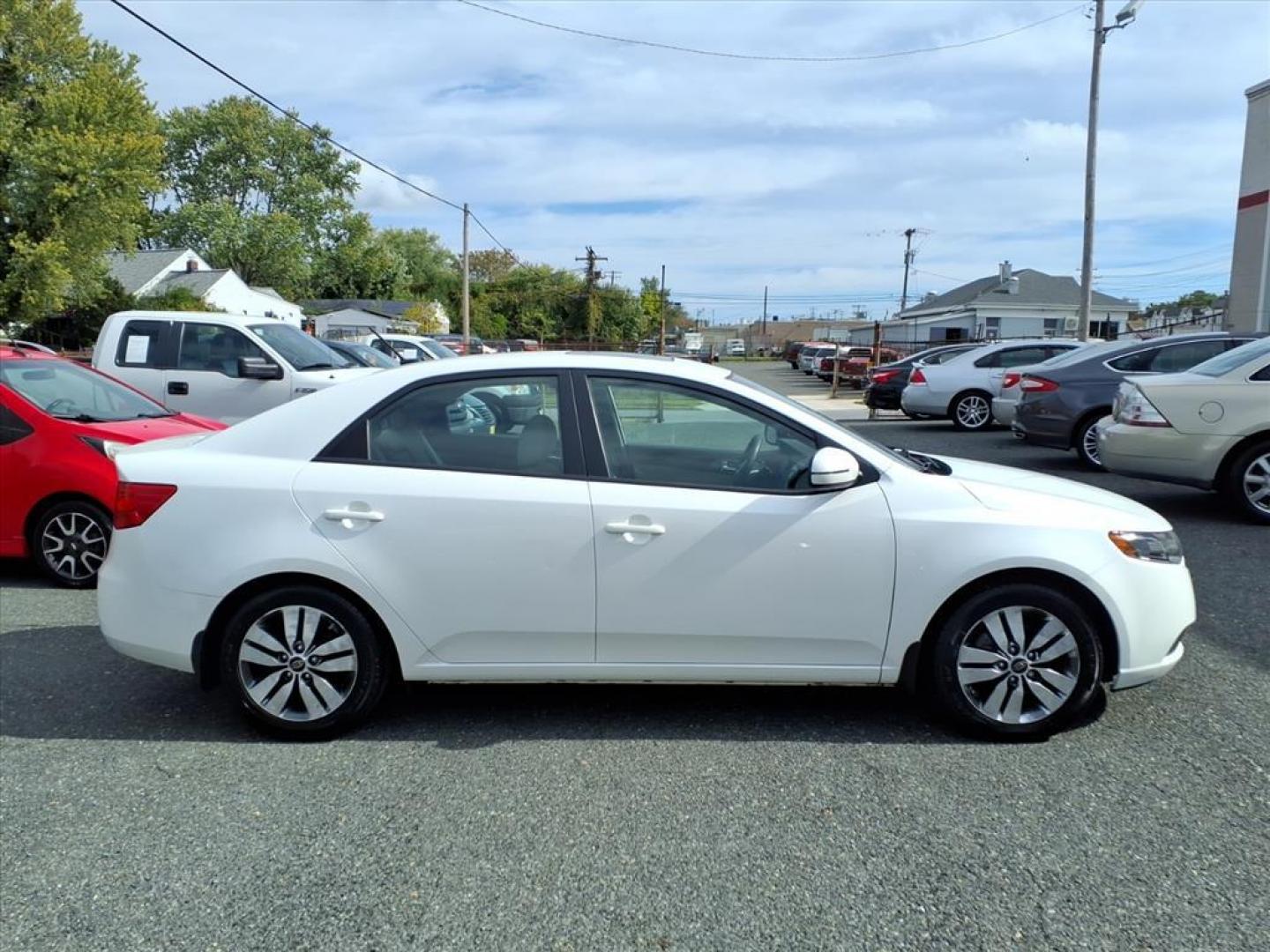 2013 Snow White Pearl Kia Forte EX (KNAFU4A29D5) with an 2.0L 2.0L I4 156hp 144ft. lbs. Sequential-Port F.I. engine, 6-Speed Shiftable Automatic transmission, located at 50 Eastern Blvd., Essex, MD, 21221, (410) 686-3444, 39.304367, -76.484947 - Photo#5