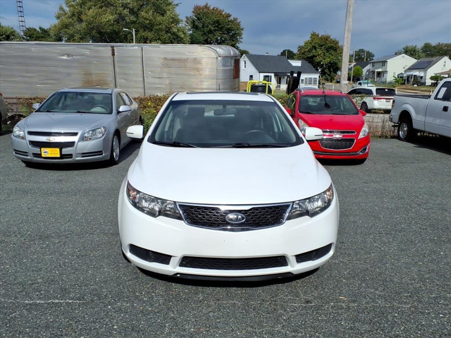 2013 Snow White Pearl Kia Forte EX (KNAFU4A29D5) with an 2.0L 2.0L I4 156hp 144ft. lbs. Sequential-Port F.I. engine, 6-Speed Shiftable Automatic transmission, located at 50 Eastern Blvd., Essex, MD, 21221, (410) 686-3444, 39.304367, -76.484947 - Photo#7