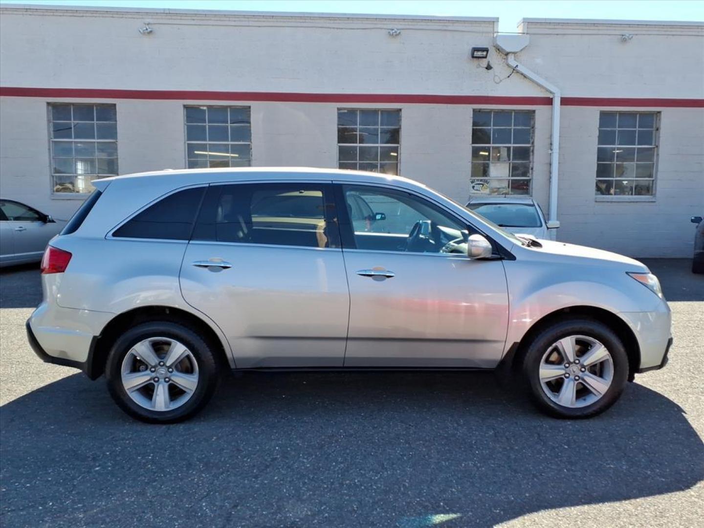 2013 Palladium Metallic Acura MDX SH-AWD w/Tech (2HNYD2H37DH) with an 3.7L 3.7L V6 300hp 270ft. lbs. Sequential-Port F.I. engine, 6-Speed Shiftable Automatic transmission, located at 50 Eastern Blvd., Essex, MD, 21221, (410) 686-3444, 39.304367, -76.484947 - Photo#6