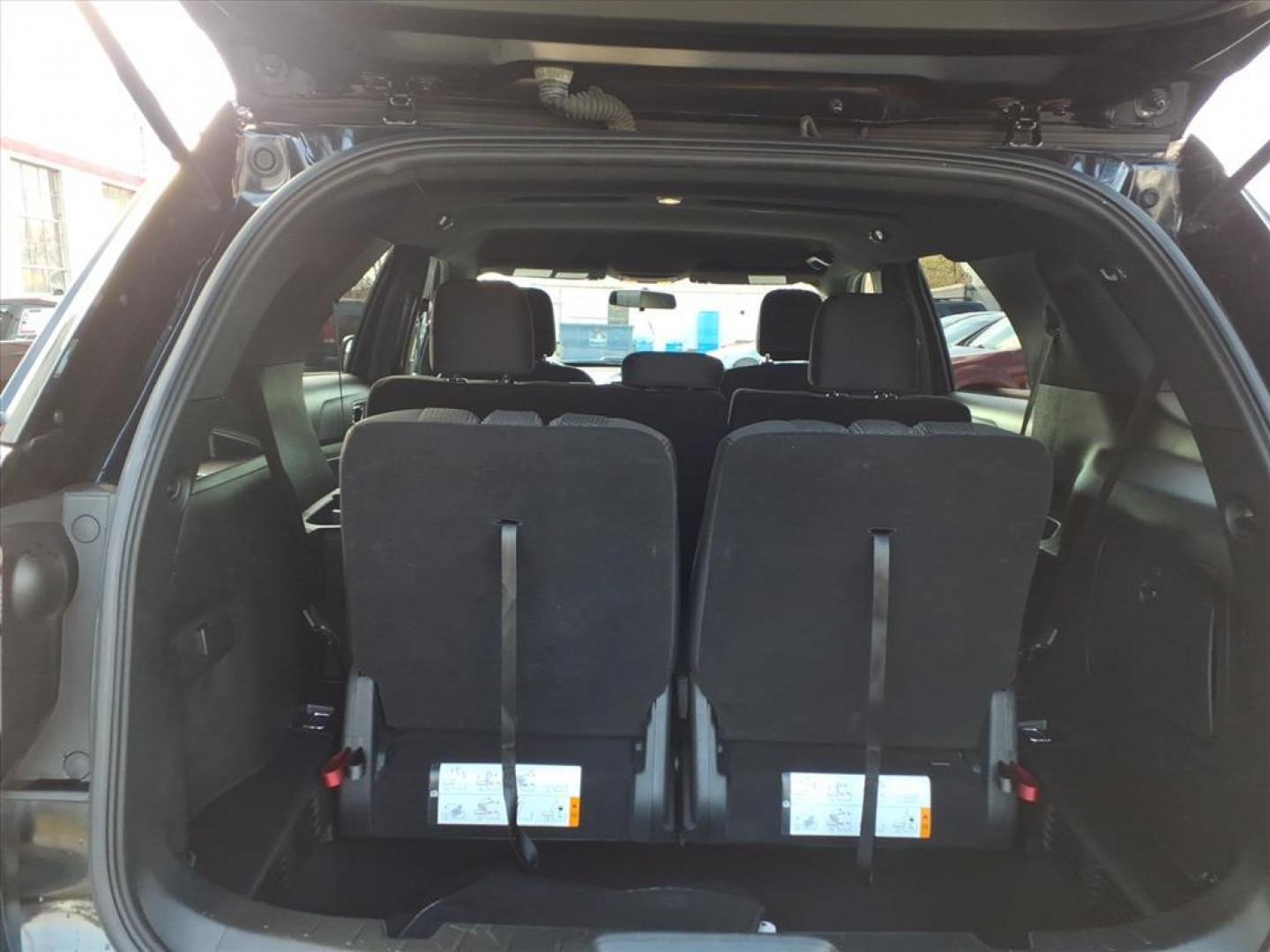 2018 Shadow Black Ford Explorer XLT (1FM5K8DH9JG) with an 2.3L 4 Cylinder Turbocharged engine, Automatic transmission, located at 50 Eastern Blvd., Essex, MD, 21221, (410) 686-3444, 39.304367, -76.484947 - Photo#4