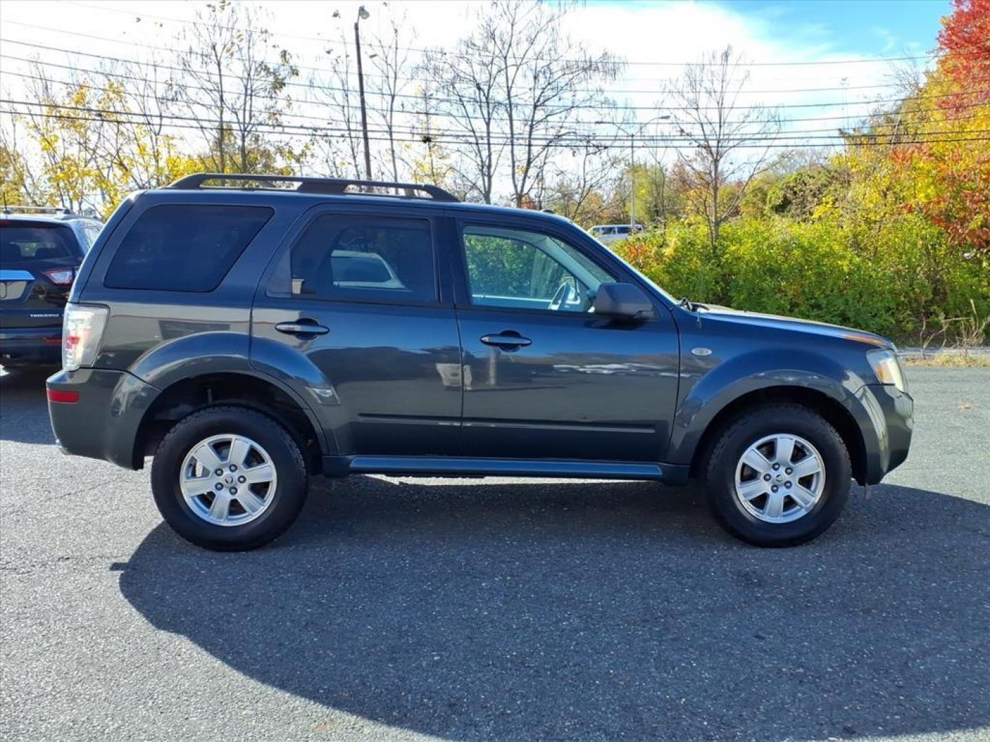 2009 Sterling Gray Clearcoat Metallic Mercury Mariner I4 (4M2CU81749K) with an 2.5L Duratec 2.5L I4 171hp 171ft. lbs. Sequential-Port F.I. engine, 6-Speed Automatic transmission, located at 50 Eastern Blvd., Essex, MD, 21221, (410) 686-3444, 39.304367, -76.484947 - Photo#5