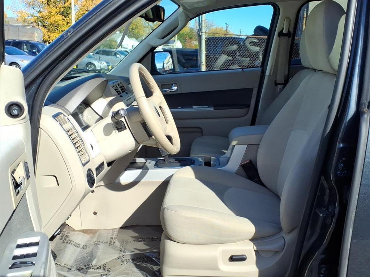 2009 Sterling Gray Clearcoat Metallic Mercury Mariner I4 (4M2CU81749K) with an 2.5L Duratec 2.5L I4 171hp 171ft. lbs. Sequential-Port F.I. engine, 6-Speed Automatic transmission, located at 50 Eastern Blvd., Essex, MD, 21221, (410) 686-3444, 39.304367, -76.484947 - Photo#10
