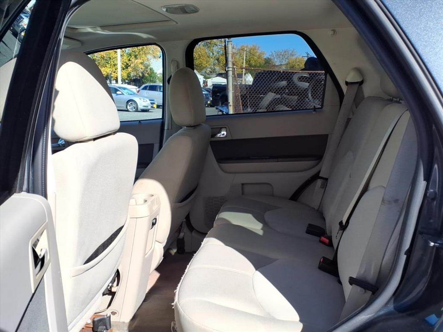 2009 Sterling Gray Clearcoat Metallic Mercury Mariner I4 (4M2CU81749K) with an 2.5L Duratec 2.5L I4 171hp 171ft. lbs. Sequential-Port F.I. engine, 6-Speed Automatic transmission, located at 50 Eastern Blvd., Essex, MD, 21221, (410) 686-3444, 39.304367, -76.484947 - Photo#11