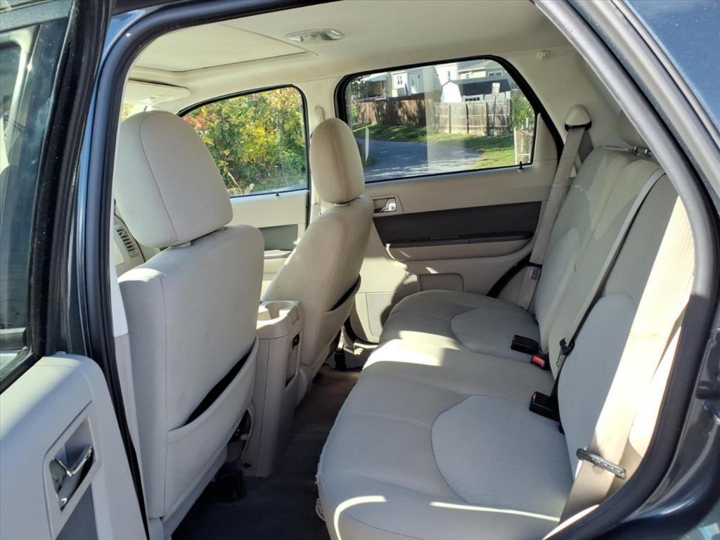 2009 Sterling Gray Clearcoat Metallic Mercury Mariner I4 (4M2CU81749K) with an 2.5L Duratec 2.5L I4 171hp 171ft. lbs. Sequential-Port F.I. engine, 6-Speed Automatic transmission, located at 50 Eastern Blvd., Essex, MD, 21221, (410) 686-3444, 39.304367, -76.484947 - Photo#13