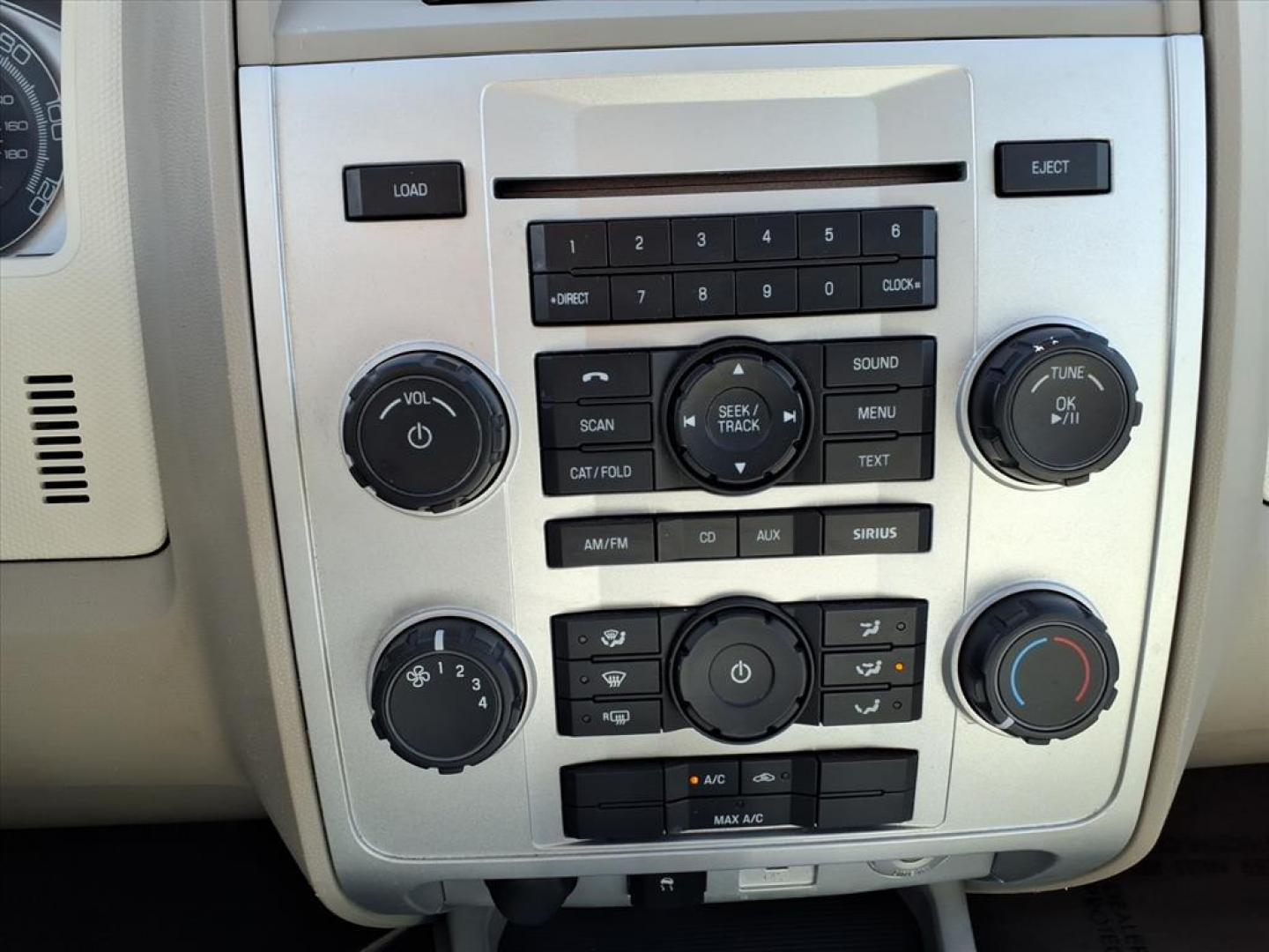 2009 Sterling Gray Clearcoat Metallic Mercury Mariner I4 (4M2CU81749K) with an 2.5L Duratec 2.5L I4 171hp 171ft. lbs. Sequential-Port F.I. engine, 6-Speed Automatic transmission, located at 50 Eastern Blvd., Essex, MD, 21221, (410) 686-3444, 39.304367, -76.484947 - Photo#18