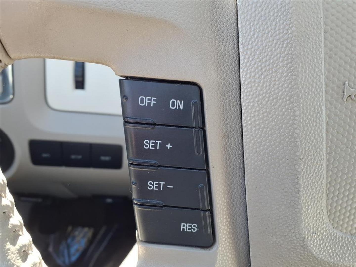 2009 Sterling Gray Clearcoat Metallic Mercury Mariner I4 (4M2CU81749K) with an 2.5L Duratec 2.5L I4 171hp 171ft. lbs. Sequential-Port F.I. engine, 6-Speed Automatic transmission, located at 50 Eastern Blvd., Essex, MD, 21221, (410) 686-3444, 39.304367, -76.484947 - Photo#19