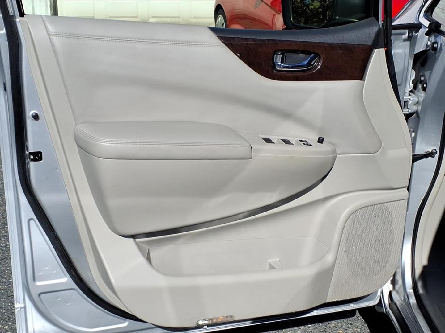 2014 Brilliant Silver Nissan Quest 3.5 SV (JN8AE2KP3E9) with an 3.5L 3.5L V6 260hp 240ft. lbs. Fuel Injected engine, CVT transmission, located at 50 Eastern Blvd., Essex, MD, 21221, (410) 686-3444, 39.304367, -76.484947 - Photo#10