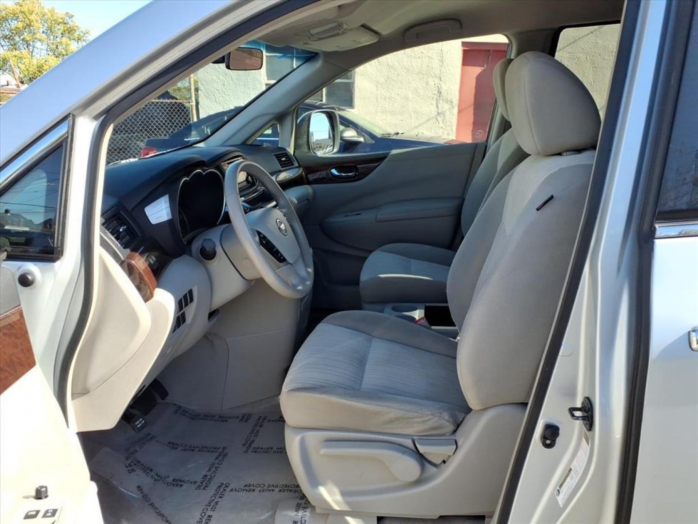 2014 Brilliant Silver Nissan Quest 3.5 SV (JN8AE2KP3E9) with an 3.5L 3.5L V6 260hp 240ft. lbs. Fuel Injected engine, CVT transmission, located at 50 Eastern Blvd., Essex, MD, 21221, (410) 686-3444, 39.304367, -76.484947 - Photo#12
