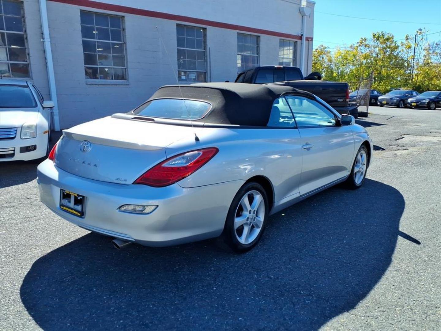 2007 Titanium Metallic Toyota Camry Solara SLE V6 (4T1FA38P37U) with an 3.3L 6 Cylinder Fuel Injected engine, Automatic transmission, located at 50 Eastern Blvd., Essex, MD, 21221, (410) 686-3444, 39.304367, -76.484947 - Photo#4