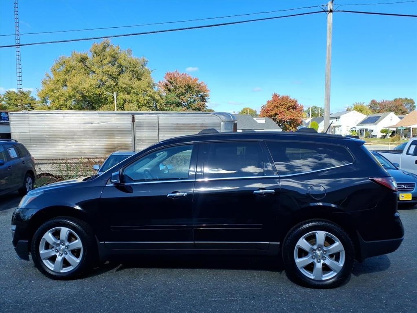 2016 Mosaic Black Metallic Chevrolet Traverse LT (1GNKVGKD0GJ) with an 3.6L 3.6L V6 281hp 266ft. lbs. Fuel Injected engine, 6-Speed Shiftable Automatic transmission, located at 50 Eastern Blvd., Essex, MD, 21221, (410) 686-3444, 39.304367, -76.484947 - Photo#1
