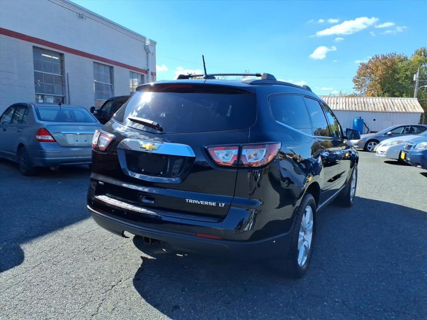 2016 Mosaic Black Metallic Chevrolet Traverse LT (1GNKVGKD0GJ) with an 3.6L 3.6L V6 281hp 266ft. lbs. Fuel Injected engine, 6-Speed Shiftable Automatic transmission, located at 50 Eastern Blvd., Essex, MD, 21221, (410) 686-3444, 39.304367, -76.484947 - Photo#5