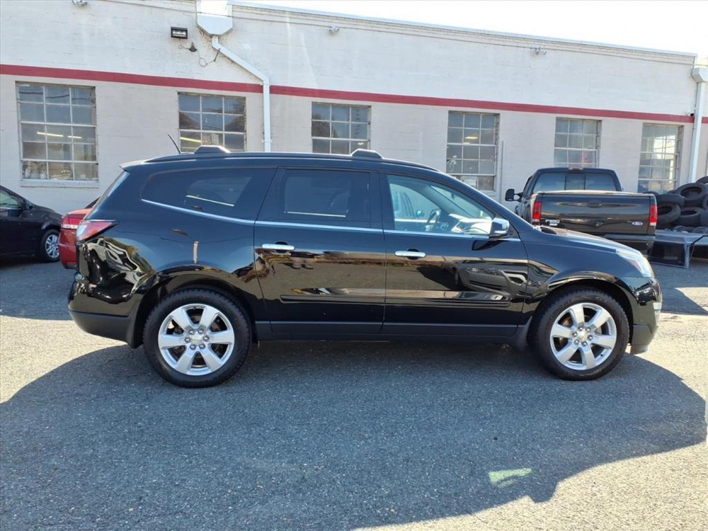 2016 Mosaic Black Metallic Chevrolet Traverse LT (1GNKVGKD0GJ) with an 3.6L 3.6L V6 281hp 266ft. lbs. Fuel Injected engine, 6-Speed Shiftable Automatic transmission, located at 50 Eastern Blvd., Essex, MD, 21221, (410) 686-3444, 39.304367, -76.484947 - Photo#6