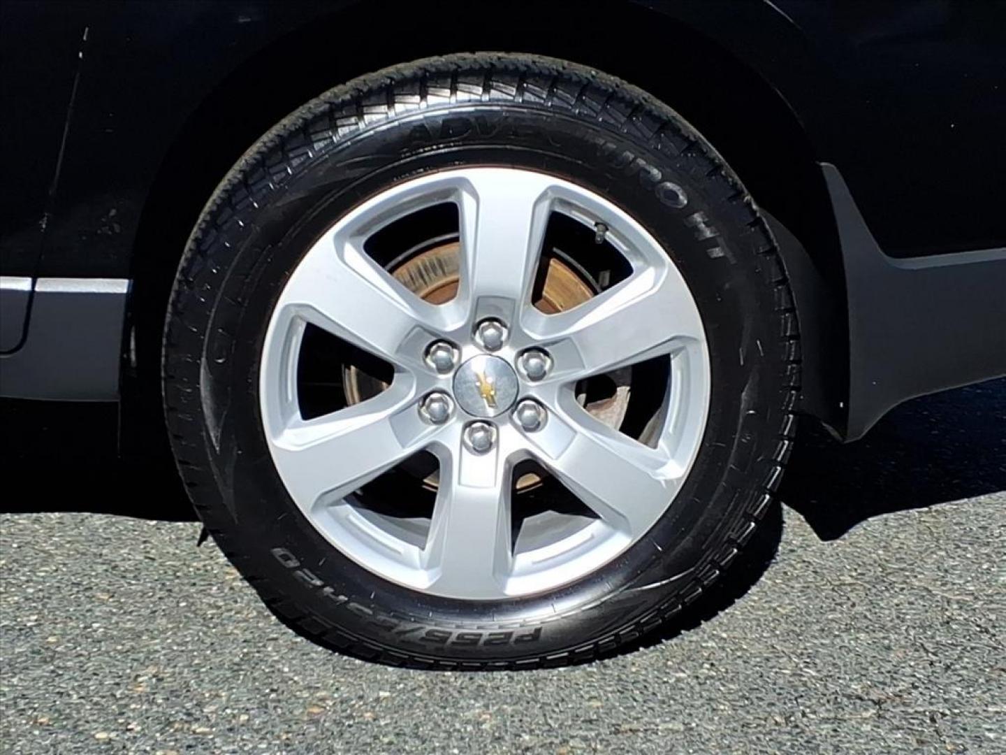 2016 Mosaic Black Metallic Chevrolet Traverse LT (1GNKVGKD0GJ) with an 3.6L 3.6L V6 281hp 266ft. lbs. Fuel Injected engine, 6-Speed Shiftable Automatic transmission, located at 50 Eastern Blvd., Essex, MD, 21221, (410) 686-3444, 39.304367, -76.484947 - Photo#9