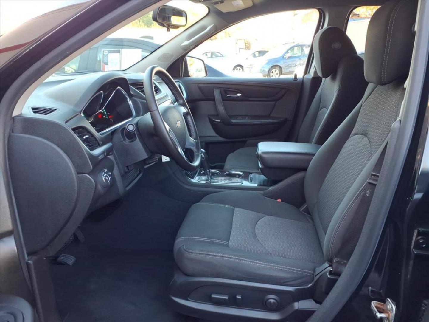 2016 Mosaic Black Metallic Chevrolet Traverse LT (1GNKVGKD0GJ) with an 3.6L 3.6L V6 281hp 266ft. lbs. Fuel Injected engine, 6-Speed Shiftable Automatic transmission, located at 50 Eastern Blvd., Essex, MD, 21221, (410) 686-3444, 39.304367, -76.484947 - Photo#12