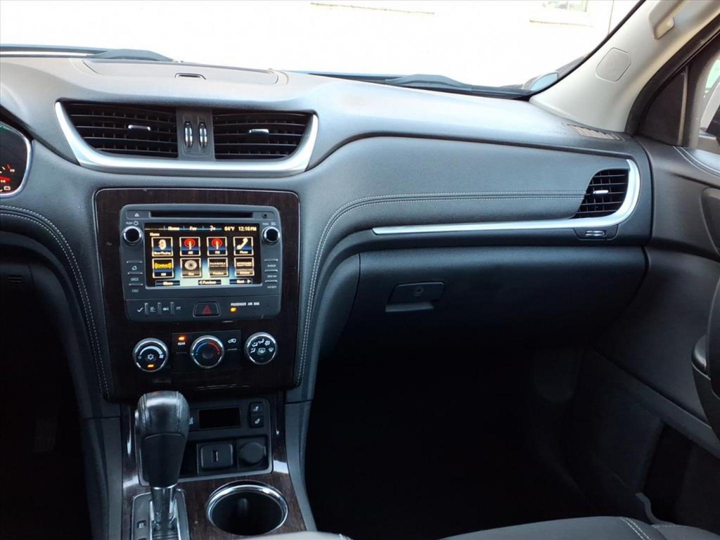 2016 Mosaic Black Metallic Chevrolet Traverse LT (1GNKVGKD0GJ) with an 3.6L 3.6L V6 281hp 266ft. lbs. Fuel Injected engine, 6-Speed Shiftable Automatic transmission, located at 50 Eastern Blvd., Essex, MD, 21221, (410) 686-3444, 39.304367, -76.484947 - Photo#17