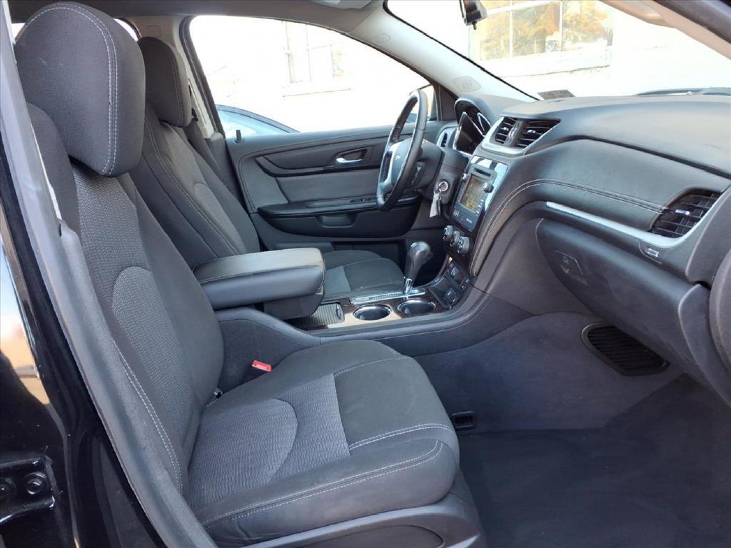 2016 Mosaic Black Metallic Chevrolet Traverse LT (1GNKVGKD0GJ) with an 3.6L 3.6L V6 281hp 266ft. lbs. Fuel Injected engine, 6-Speed Shiftable Automatic transmission, located at 50 Eastern Blvd., Essex, MD, 21221, (410) 686-3444, 39.304367, -76.484947 - Photo#18