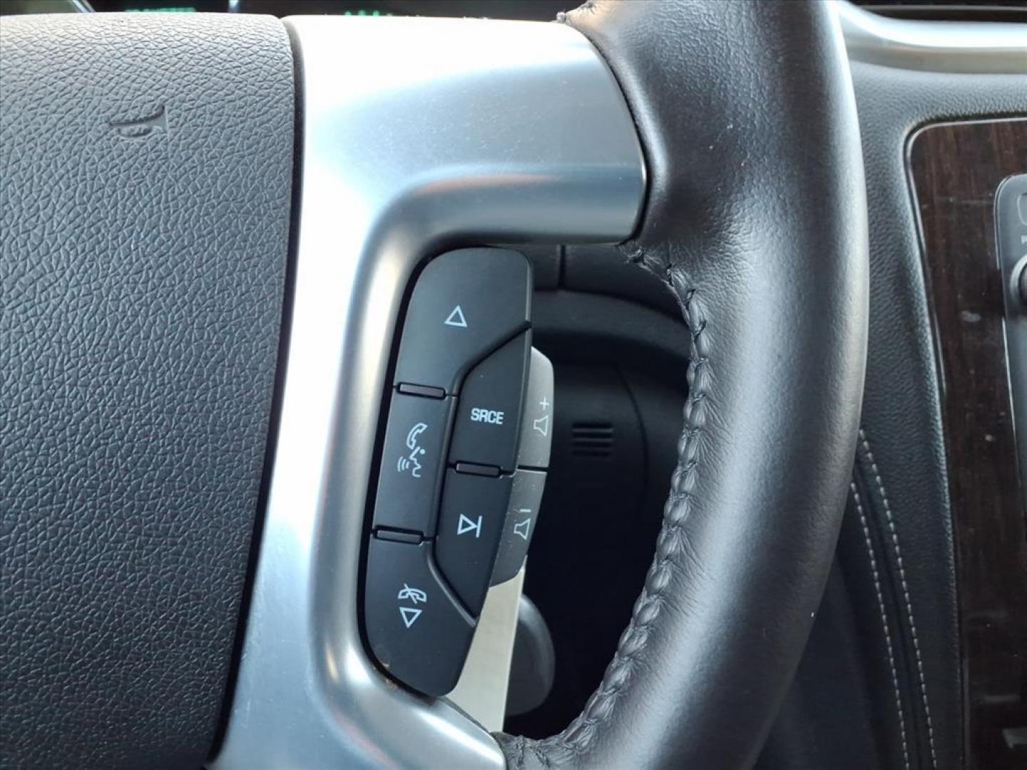 2016 Mosaic Black Metallic Chevrolet Traverse LT (1GNKVGKD0GJ) with an 3.6L 3.6L V6 281hp 266ft. lbs. Fuel Injected engine, 6-Speed Shiftable Automatic transmission, located at 50 Eastern Blvd., Essex, MD, 21221, (410) 686-3444, 39.304367, -76.484947 - Photo#21