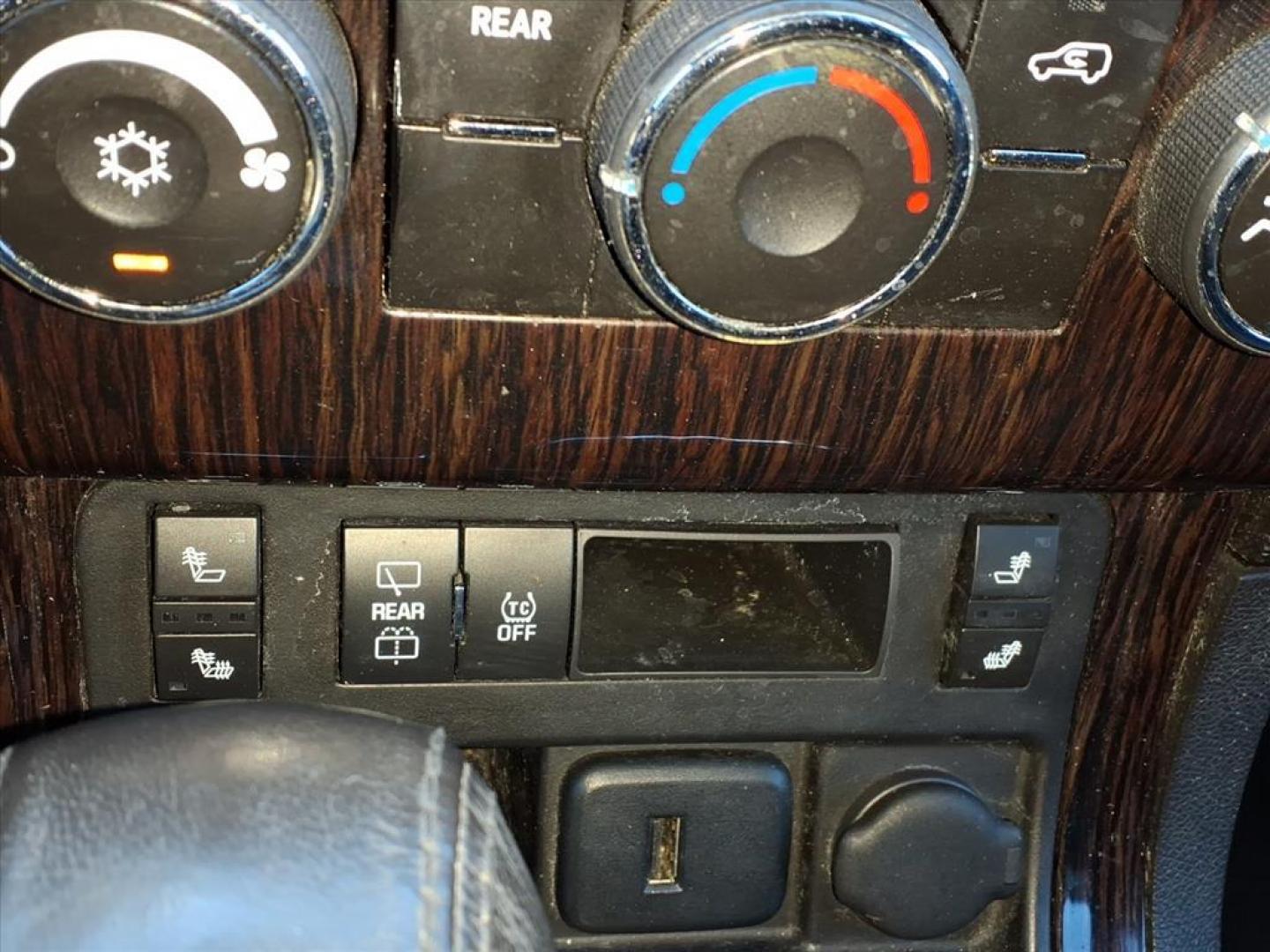 2016 Mosaic Black Metallic Chevrolet Traverse LT (1GNKVGKD0GJ) with an 3.6L 3.6L V6 281hp 266ft. lbs. Fuel Injected engine, 6-Speed Shiftable Automatic transmission, located at 50 Eastern Blvd., Essex, MD, 21221, (410) 686-3444, 39.304367, -76.484947 - Photo#23