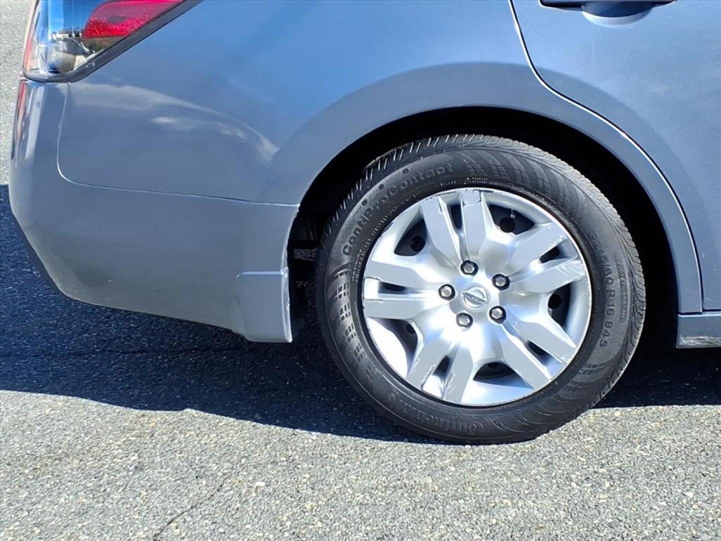 2010 Ocean Gray Nissan Altima 2.5 S (1N4AL2AP0AN) with an 2.5L 2.5L I4 175hp 180ft. lbs. Sequential Fuel Injection engine, CVT transmission, located at 50 Eastern Blvd., Essex, MD, 21221, (410) 686-3444, 39.304367, -76.484947 - Photo#4