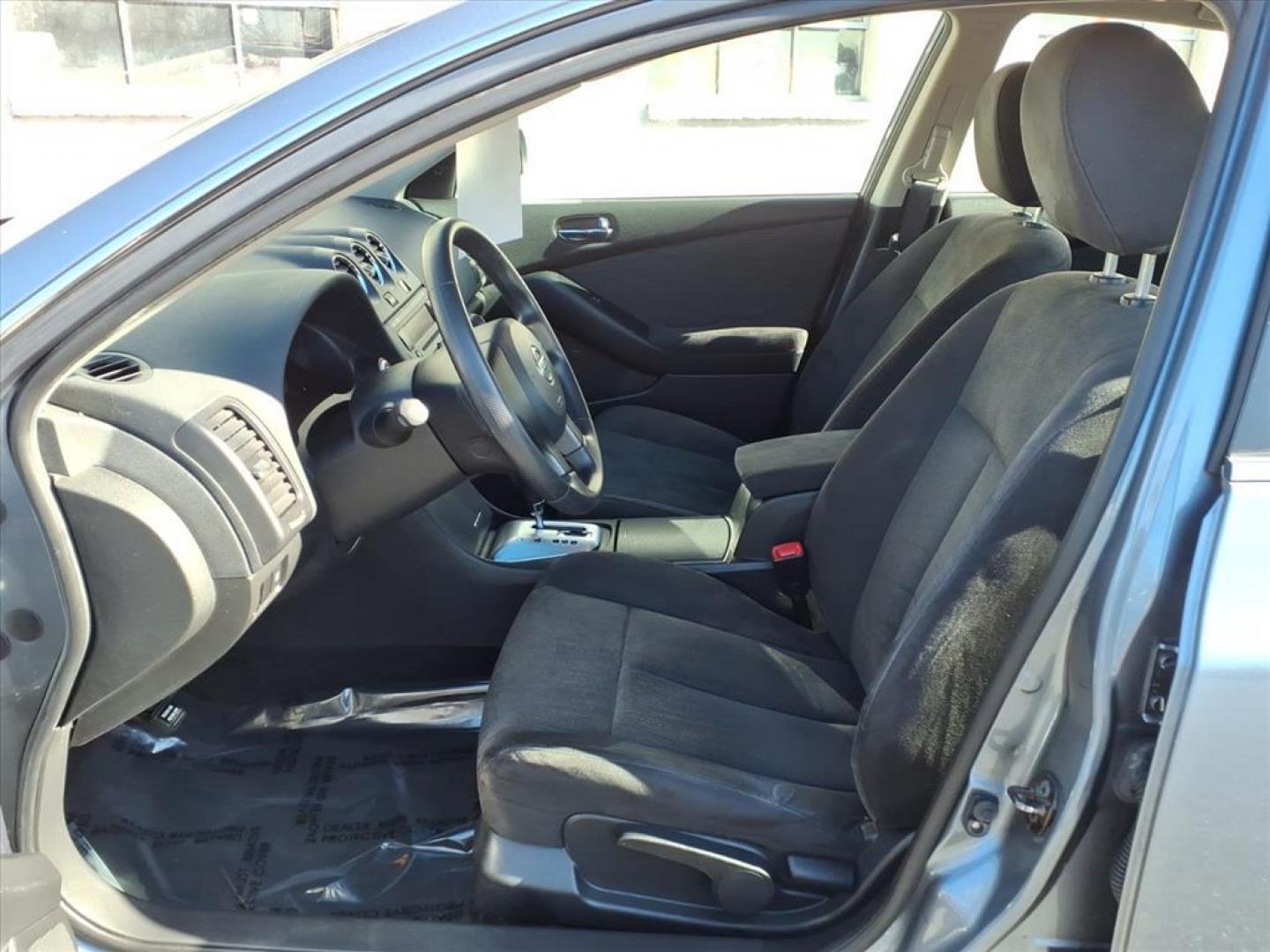 2010 Ocean Gray Nissan Altima 2.5 S (1N4AL2AP0AN) with an 2.5L 2.5L I4 175hp 180ft. lbs. Sequential Fuel Injection engine, CVT transmission, located at 50 Eastern Blvd., Essex, MD, 21221, (410) 686-3444, 39.304367, -76.484947 - Photo#7