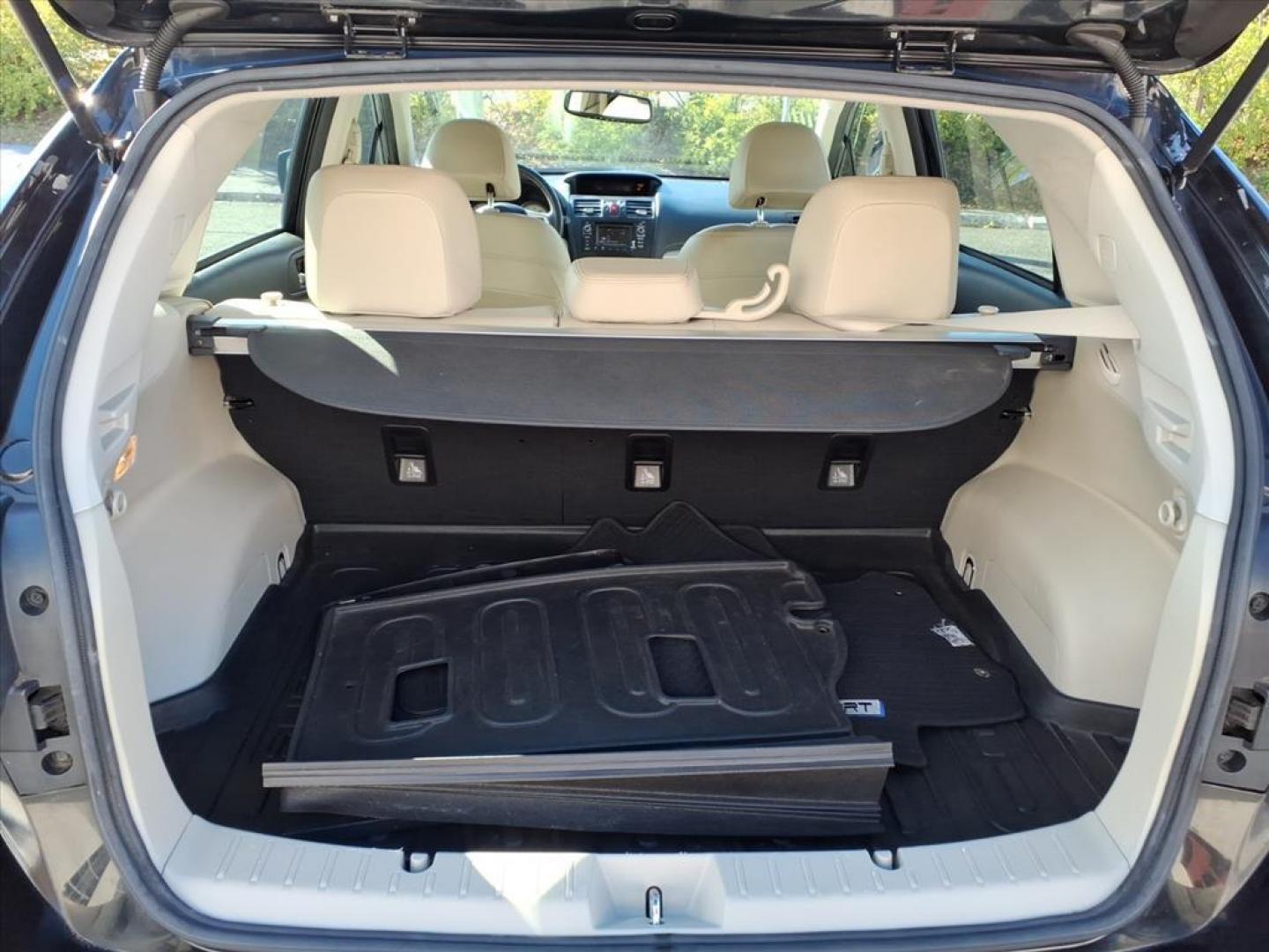 2014 Crystal Black Silica Subaru Impreza 2.0i Sport Limited (JF1GPAS62E8) with an 2.0L 2.0L H4 148hp 145ft. lbs. Sequential-Port F.I. engine, CVT transmission, located at 50 Eastern Blvd., Essex, MD, 21221, (410) 686-3444, 39.304367, -76.484947 - Photo#4