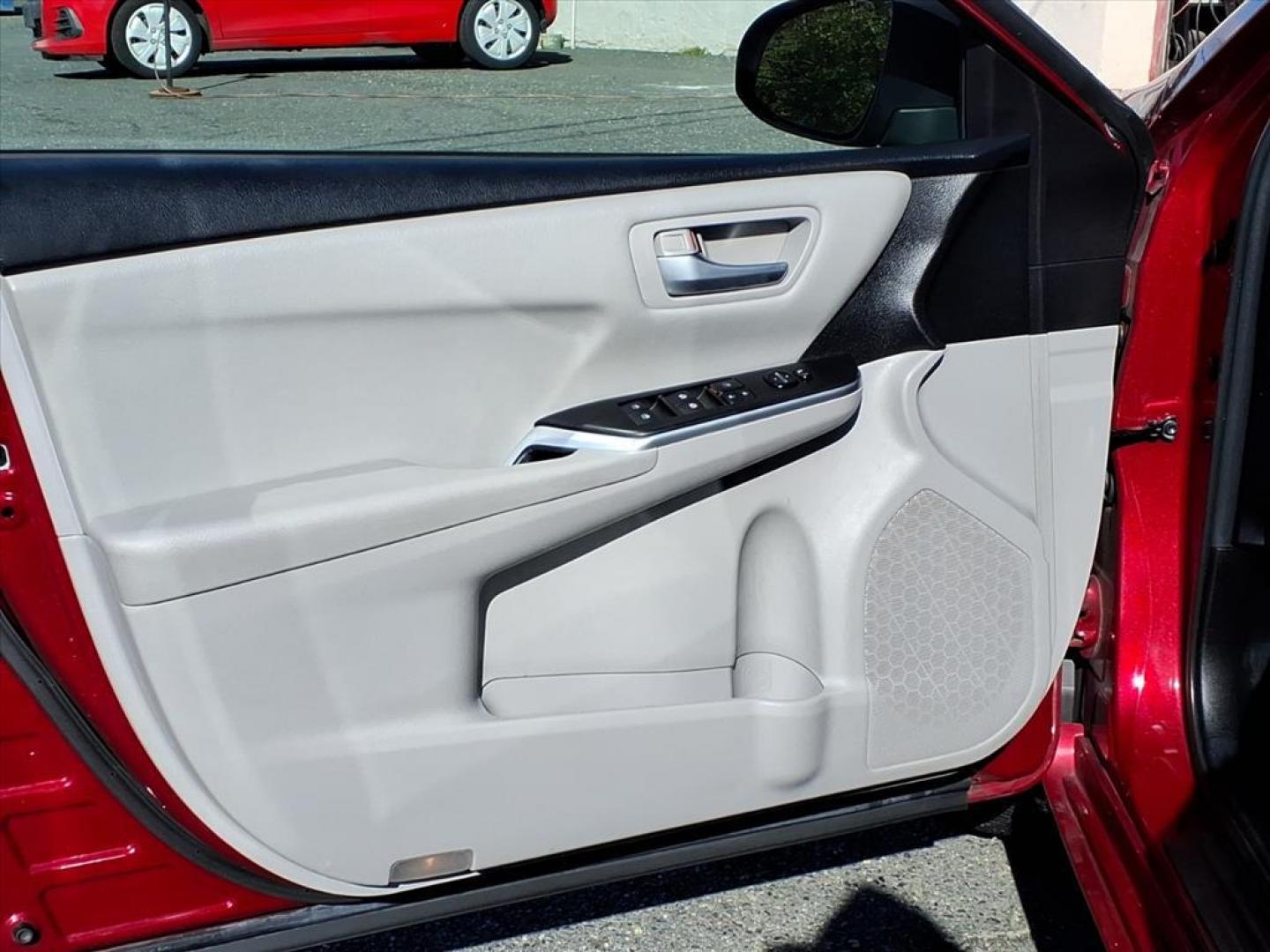 2015 Ruby Flare Pearl Toyota Camry SE (4T1BF1FK0FU) with an 2.5L 2.5L I4 178hp 170ft. lbs. Sequential-Port F.I. engine, 6-Speed Shiftable Automatic transmission, located at 50 Eastern Blvd., Essex, MD, 21221, (410) 686-3444, 39.304367, -76.484947 - Photo#8