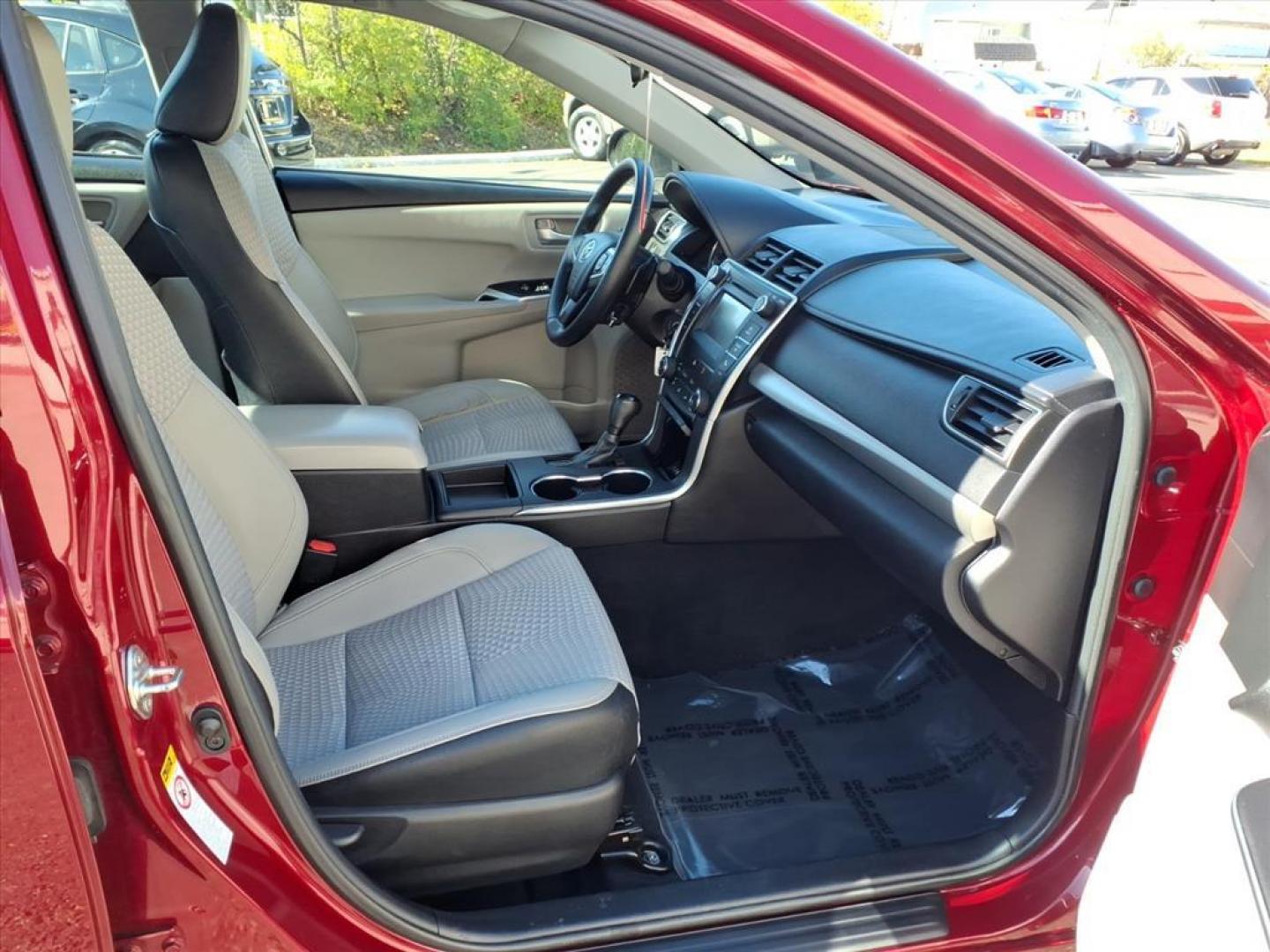 2015 Ruby Flare Pearl Toyota Camry SE (4T1BF1FK0FU) with an 2.5L 2.5L I4 178hp 170ft. lbs. Sequential-Port F.I. engine, 6-Speed Shiftable Automatic transmission, located at 50 Eastern Blvd., Essex, MD, 21221, (410) 686-3444, 39.304367, -76.484947 - Photo#15