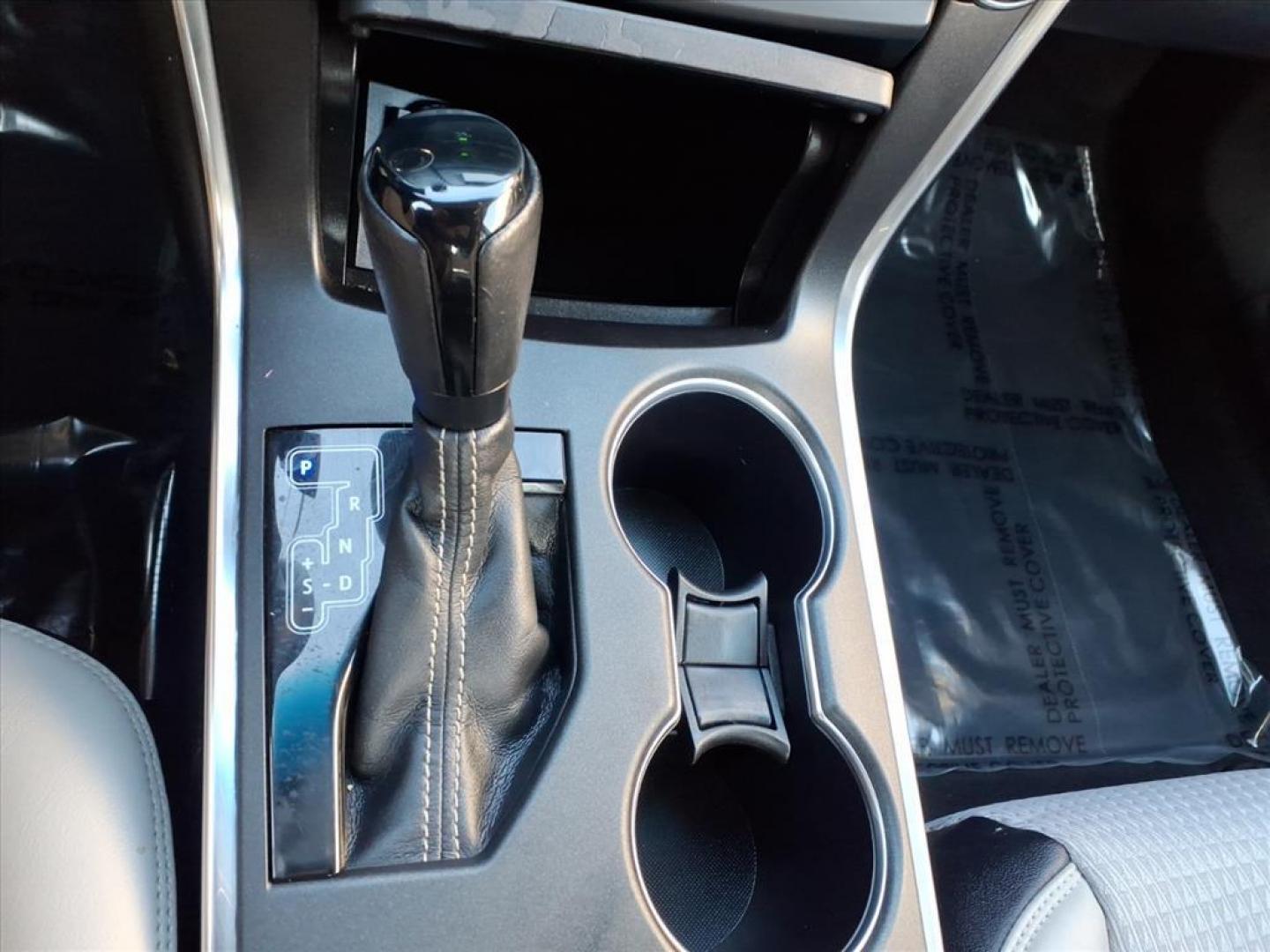 2015 Ruby Flare Pearl Toyota Camry SE (4T1BF1FK0FU) with an 2.5L 2.5L I4 178hp 170ft. lbs. Sequential-Port F.I. engine, 6-Speed Shiftable Automatic transmission, located at 50 Eastern Blvd., Essex, MD, 21221, (410) 686-3444, 39.304367, -76.484947 - Photo#16