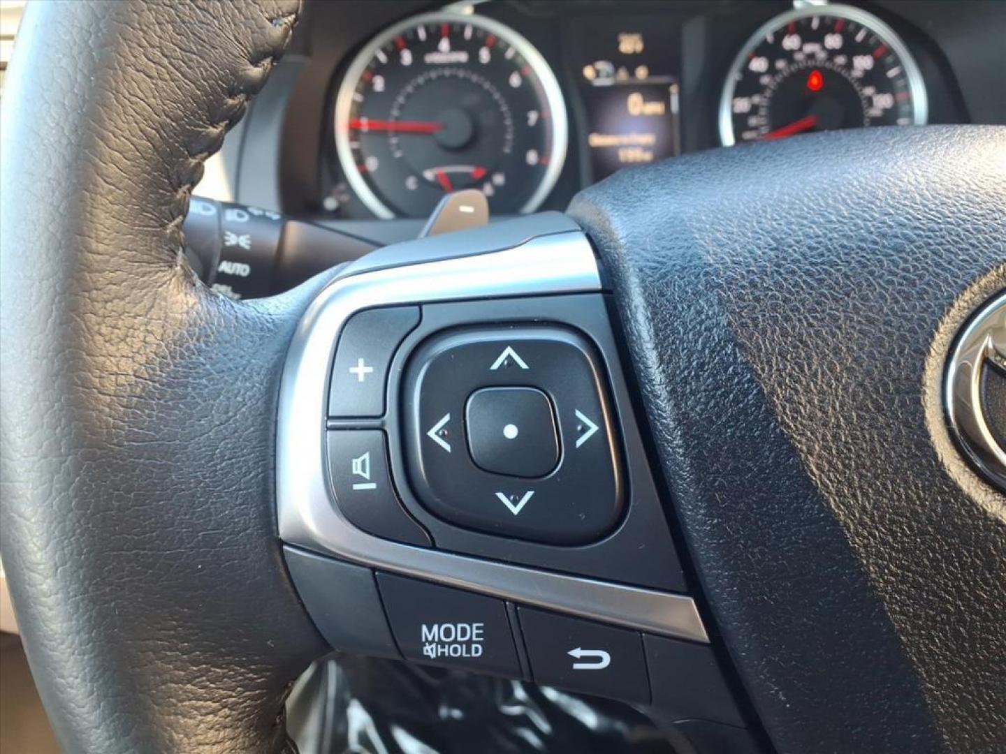 2015 Ruby Flare Pearl Toyota Camry SE (4T1BF1FK0FU) with an 2.5L 2.5L I4 178hp 170ft. lbs. Sequential-Port F.I. engine, 6-Speed Shiftable Automatic transmission, located at 50 Eastern Blvd., Essex, MD, 21221, (410) 686-3444, 39.304367, -76.484947 - Photo#18