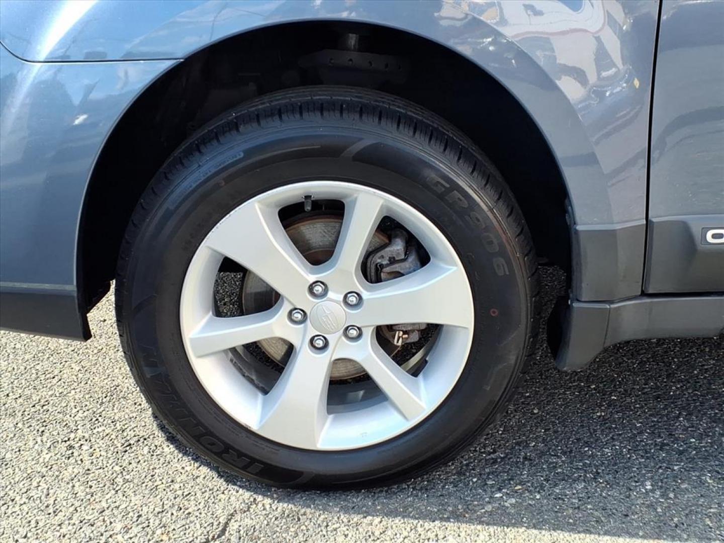 2014 Deep Indigo Pearl Subaru Outback 2.5i Premium (4S4BRCDC1E3) with an 2.5L 4 Cylinder Sequential-Port F.I. engine, 4CYL AWD transmission, located at 50 Eastern Blvd., Essex, MD, 21221, (410) 686-3444, 39.304367, -76.484947 - Photo#9