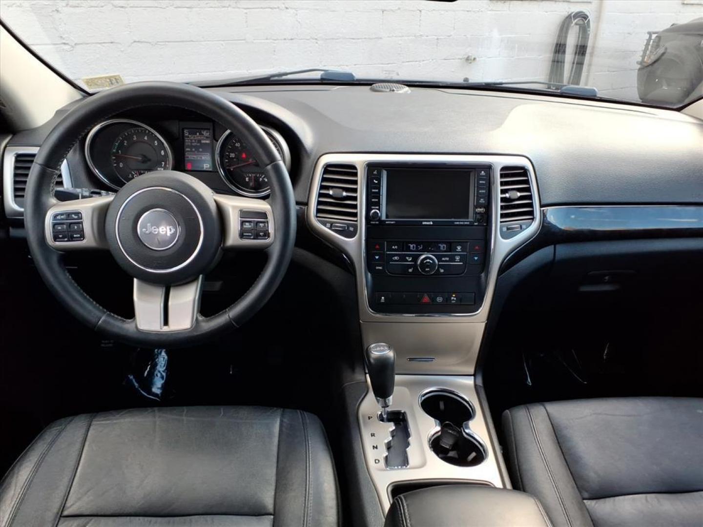 2012 Maximum Steel Metallic Clear Coat Jeep Grand Cherokee Laredo (1C4RJFAG5CC) with an 3.6L 3.6L V6 290hp 260ft. lbs. Sequential-Port F.I. engine, 5-Speed Automatic transmission, located at 50 Eastern Blvd., Essex, MD, 21221, (410) 686-3444, 39.304367, -76.484947 - Photo#16