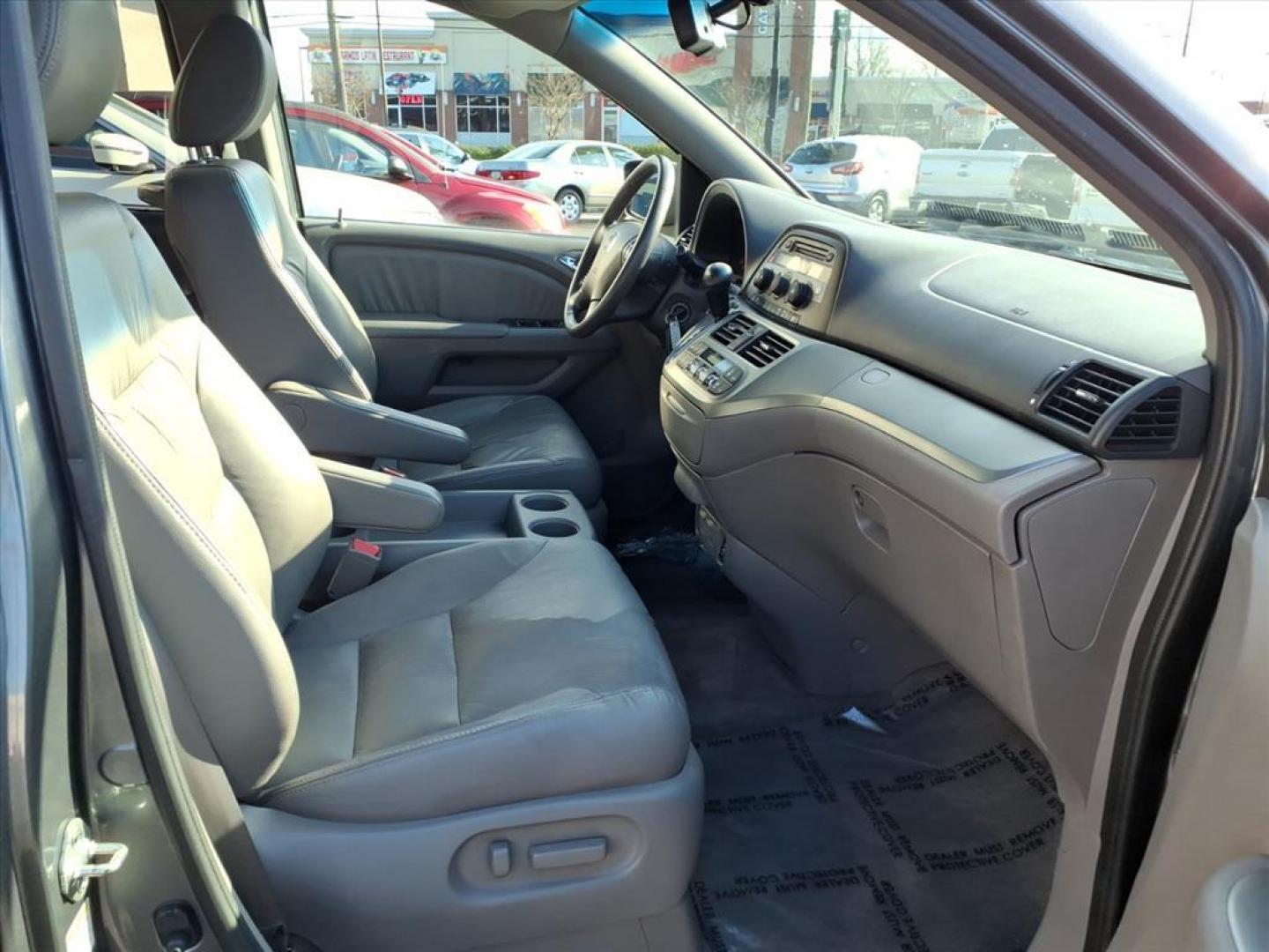 2010 Polished Metal Metallic Honda Odyssey EX-L (5FNRL3H6XAB) with an 3.5L 6 Cylinder Sequential-Port F.I. engine, ATV6 transmission, located at 50 Eastern Blvd., Essex, MD, 21221, (410) 686-3444, 39.304367, -76.484947 - Photo#18